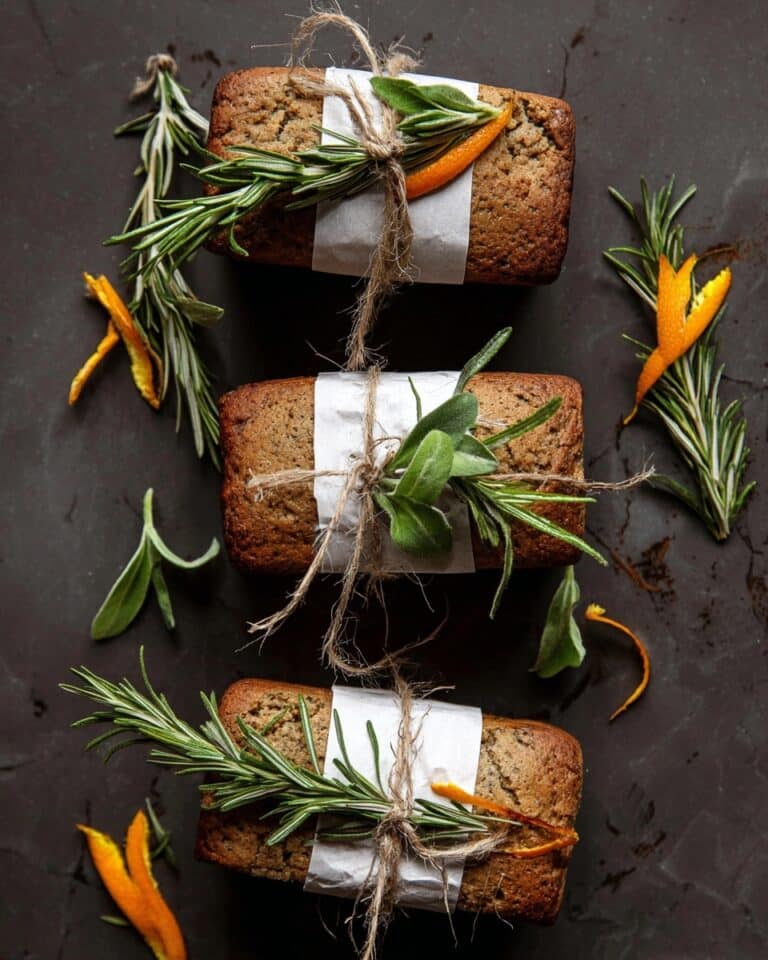 Yule Ginger & Orange Zest Vanilla Spice Cakes Recipe