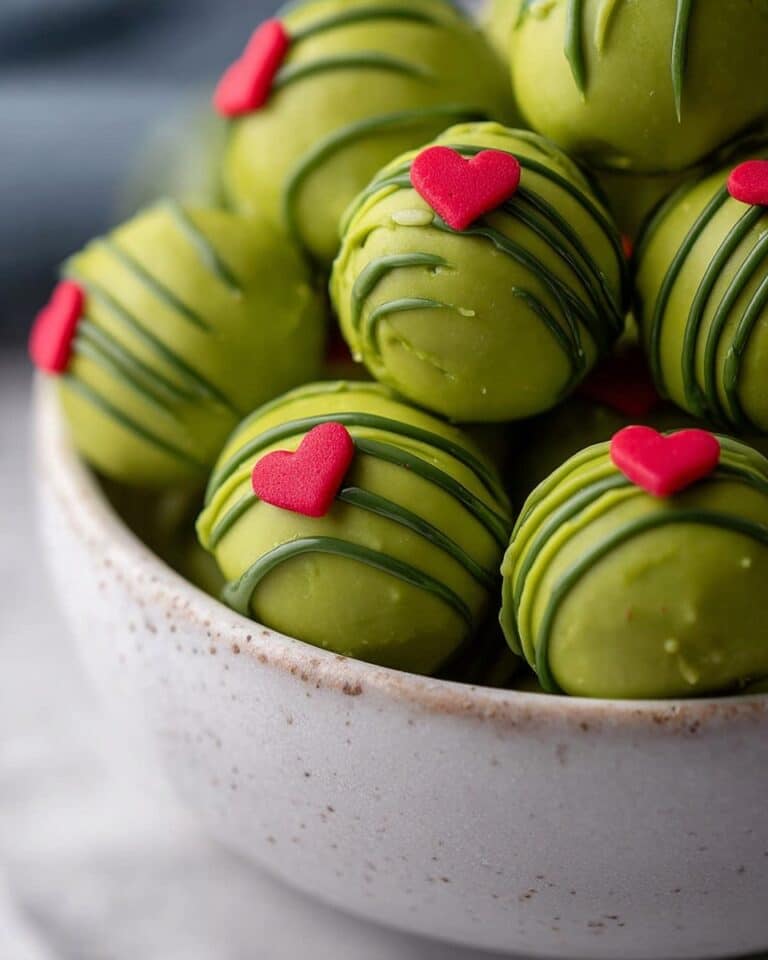 No-Bake Grinch Oreo Truffles Recipe