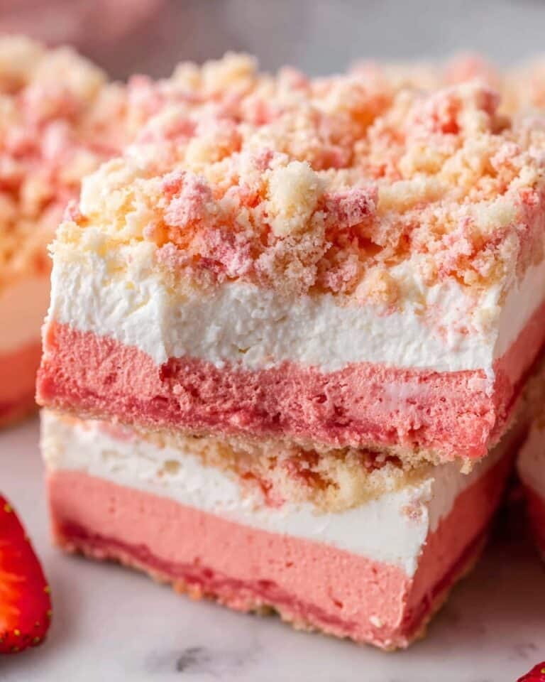 Strawberry Crunch Brownies Recipe