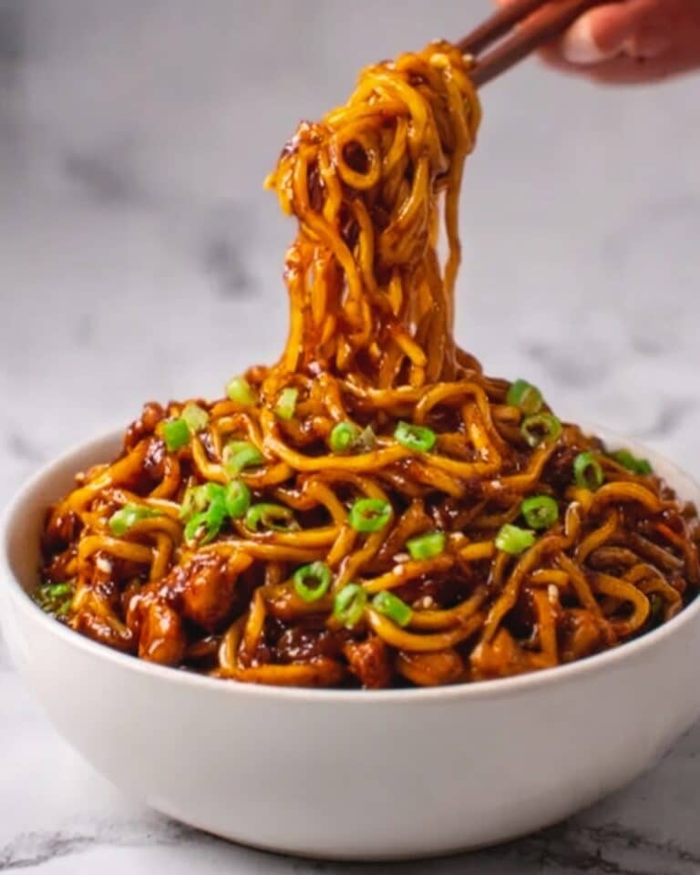 Sticky Garlic Chicken Noodles Recipe