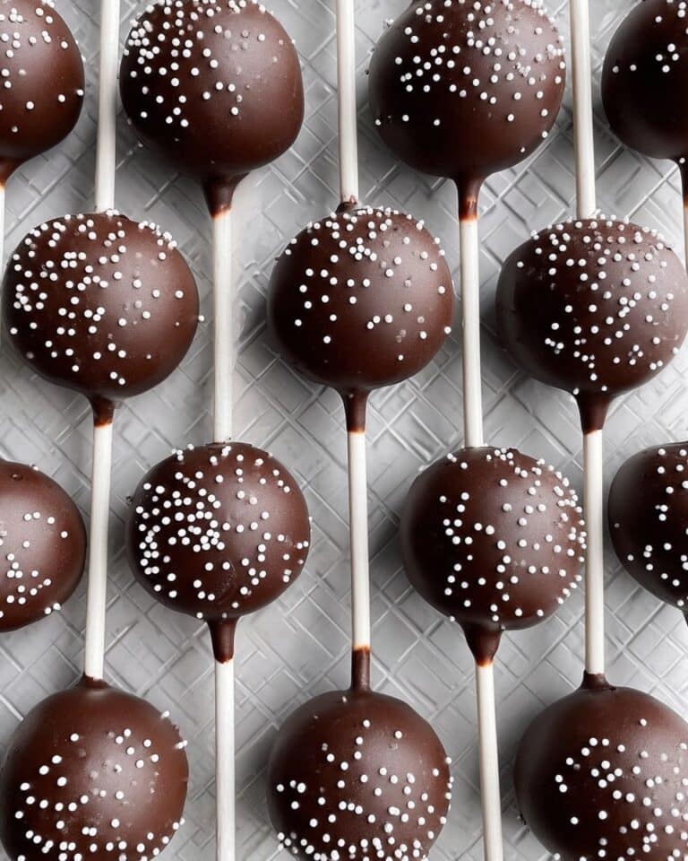 Starbucks Copycat Chocolate Cake Pops Recipe